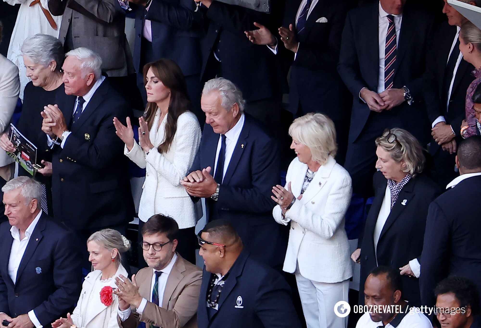 Modowa kompromitacja: Kate Middleton i żona znanego sportowca przyszły na Puchar Świata w Rugby w identycznych kurtkach