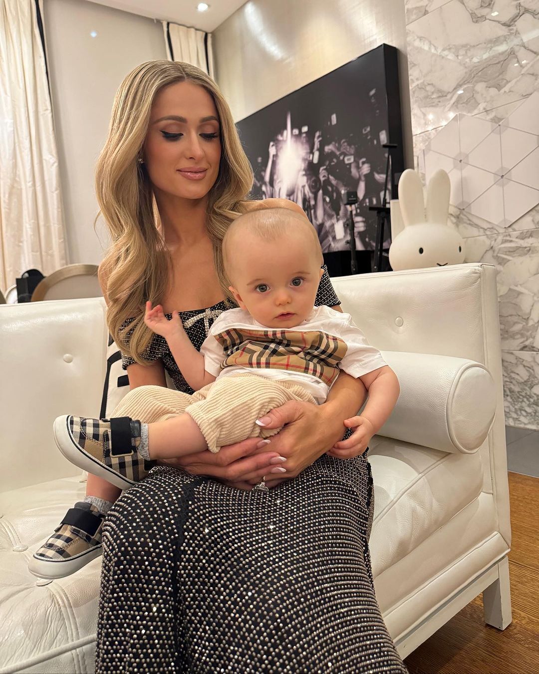 Paris Hilton showed new photos of her son - fans advised her to see a ...