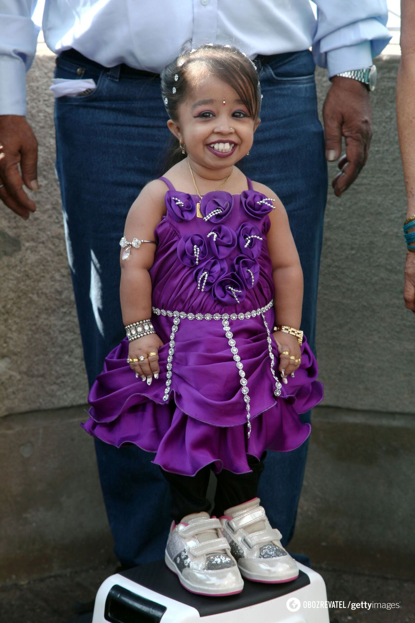 What the world's smallest woman looks like and why 29-year-old Jyoti Amge never leaves the house without makeup. Photo