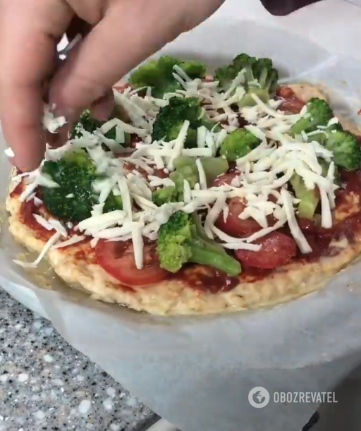 Pizza without dough for a quick lunch: what to make the base of