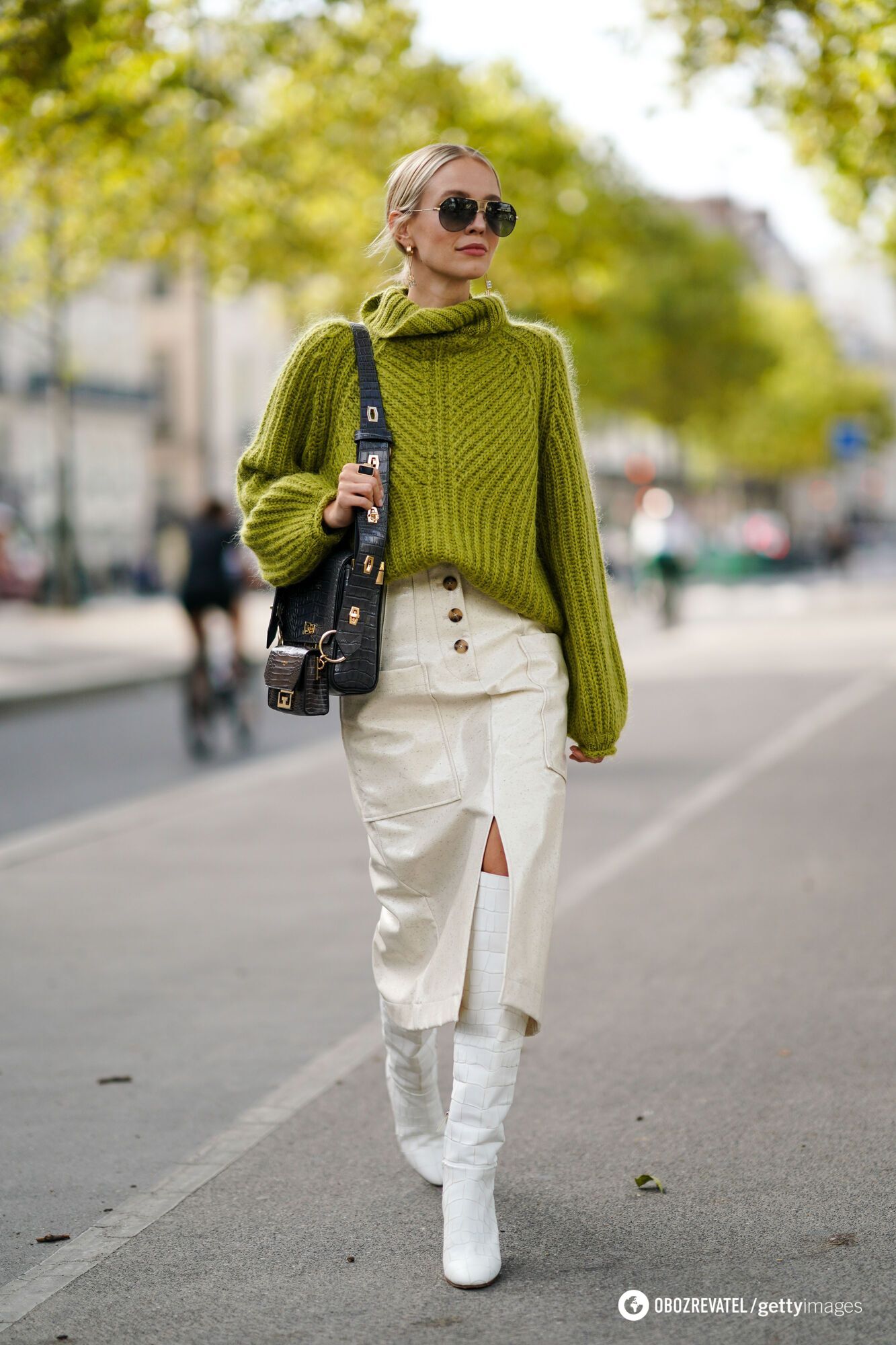 Warm and cozy: 5 stylish ideas for what to wear with sweaters in fall 2023