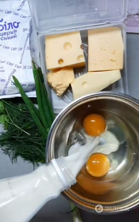 How to cook khachapuri with cheese in a frying pan: the perfect dish for lunch