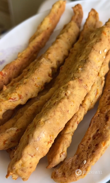 Healthy and crispy carrot grissini sticks for a snack: especially for children