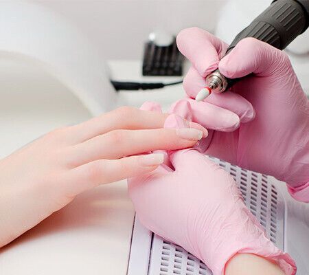 Saves weak and brittle nails! What is a structured manicure and what are its benefits