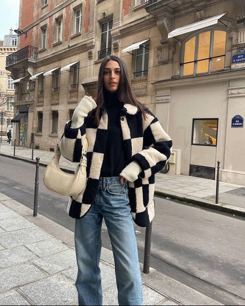 What to wear jeans with in winter: top 8 fashionable ideas