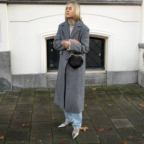 What to wear jeans with in winter: top 8 fashionable ideas