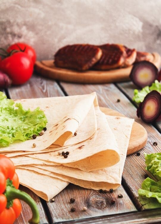 Szybkie domowe chipsy w 15 minut: z chleba pita
