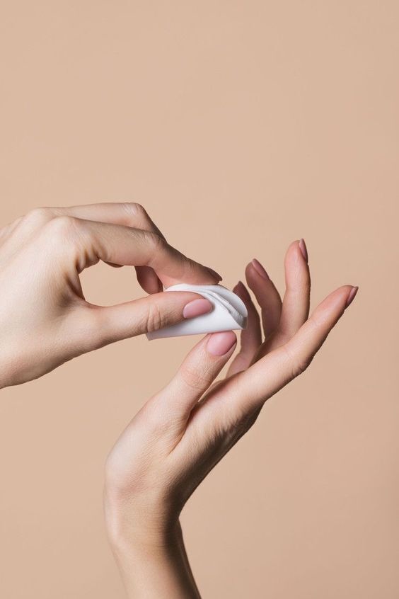 Experts have named the best and safest way to remove gel polish at home