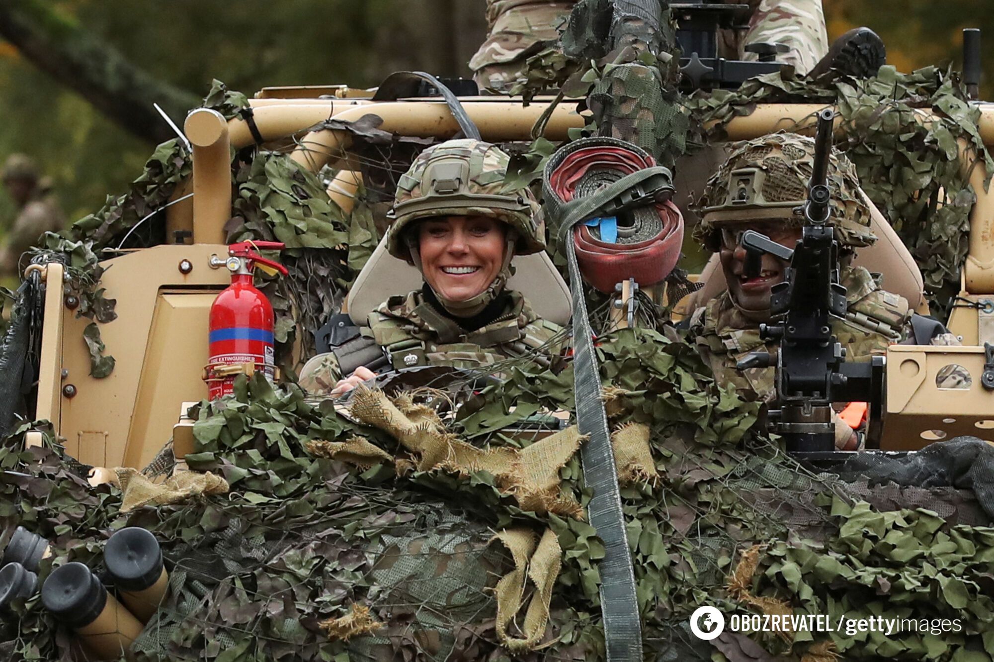 Kate Middleton in combat gear drove armored vehicles and delighted the web. Video