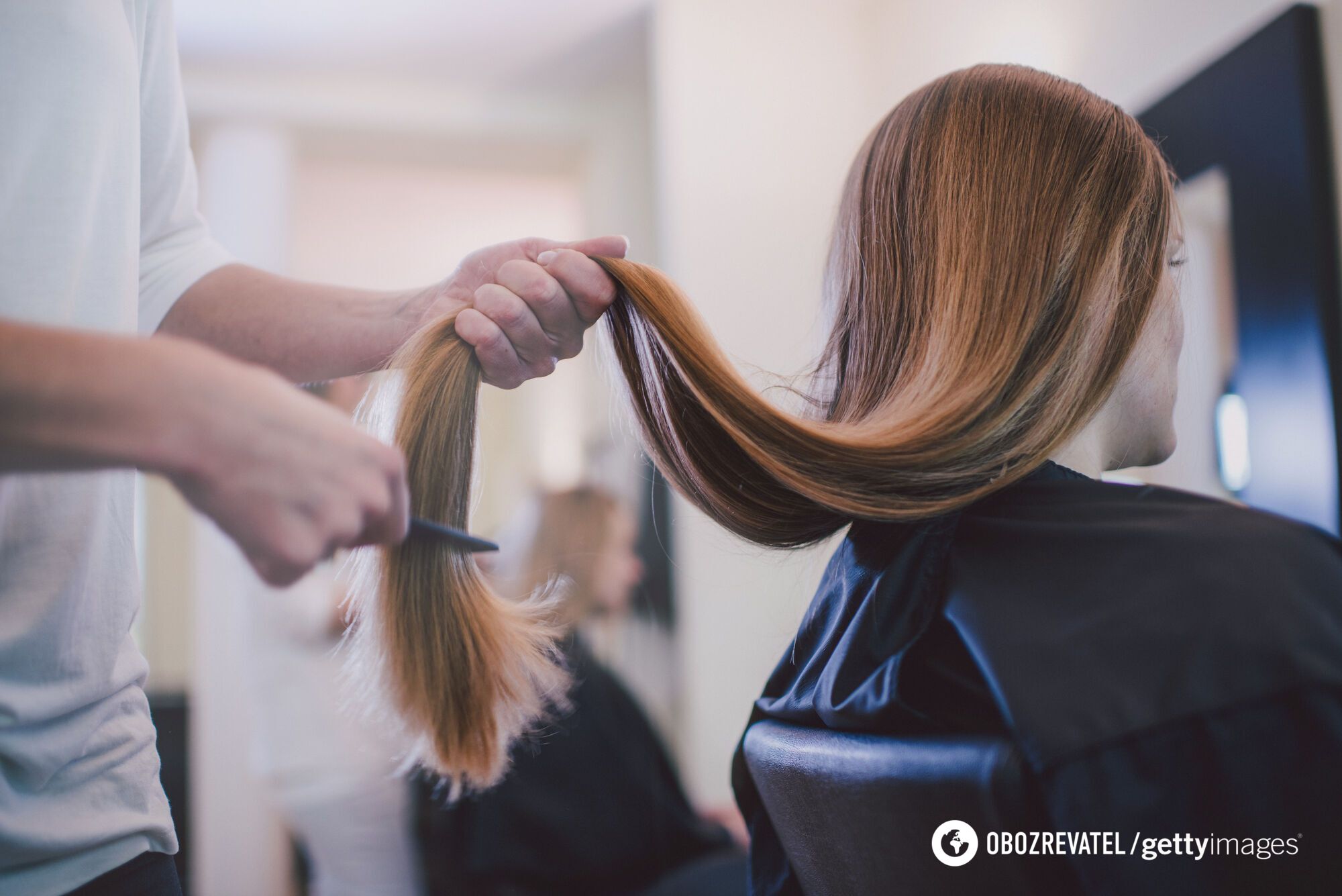 Fryzjerzy i dermatolodzy wyjaśniają, jak długo rosną włosy po złym strzyżeniu