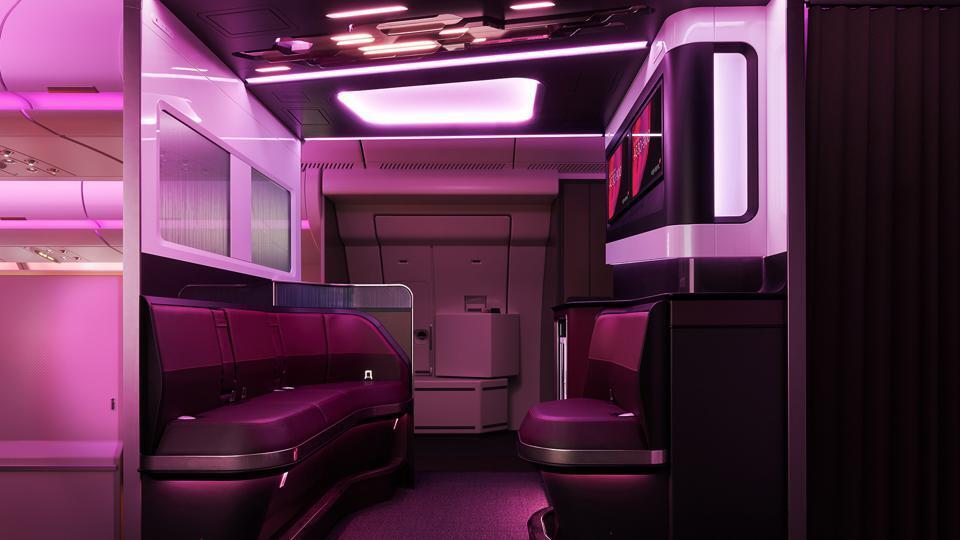 Samoloty Virgin Atlantic mają teraz ''apartamenty'': jak wyglądają fotele w Klasie Biznes Plus. Zdjęcie