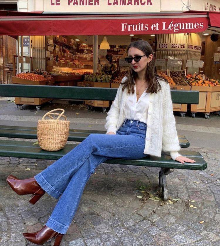 Five tricks of French women that make them look stylish: these looks are easy to repeat. Photo