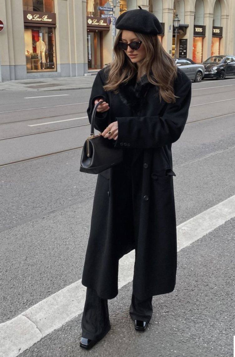 Five tricks of French women that make them look stylish: these looks are easy to repeat. Photo
