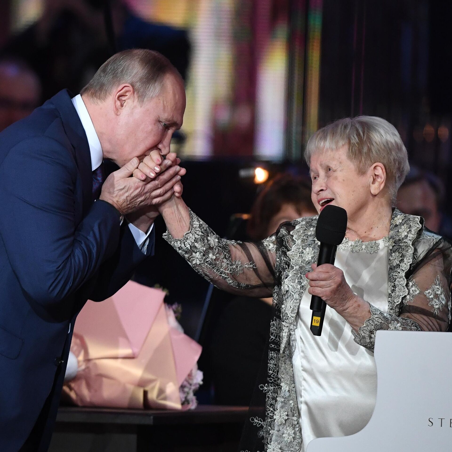 People's Artist of the USSR Pakhmutova, who thanked Putin for Crimea, cynically used children from Donetsk