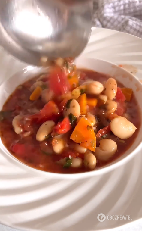 Hearty Tuscan soup for lunch: what to prepare a nutritious dish from