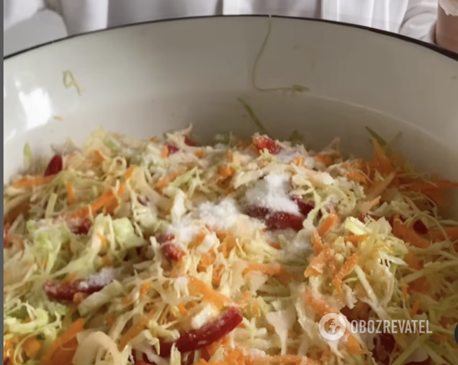 How to quickly prepare a cabbage salad