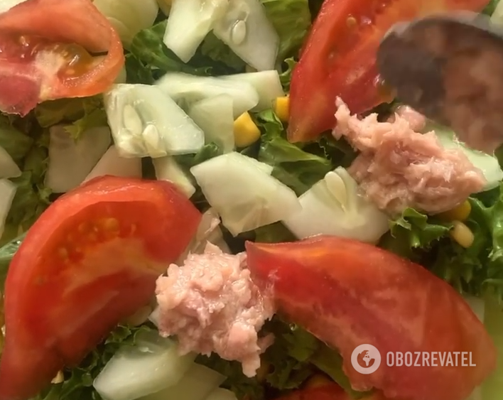 Light tuna salad without mayonnaise: the perfect dish for the New Year's table
