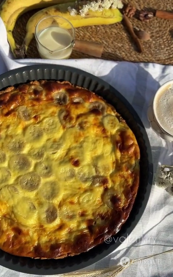 Simple Banana Delight pie for tea: tastier than any cakes