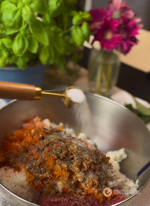 How to cook juicy cabbage rolls in the oven: perfect dish for a hearty lunch