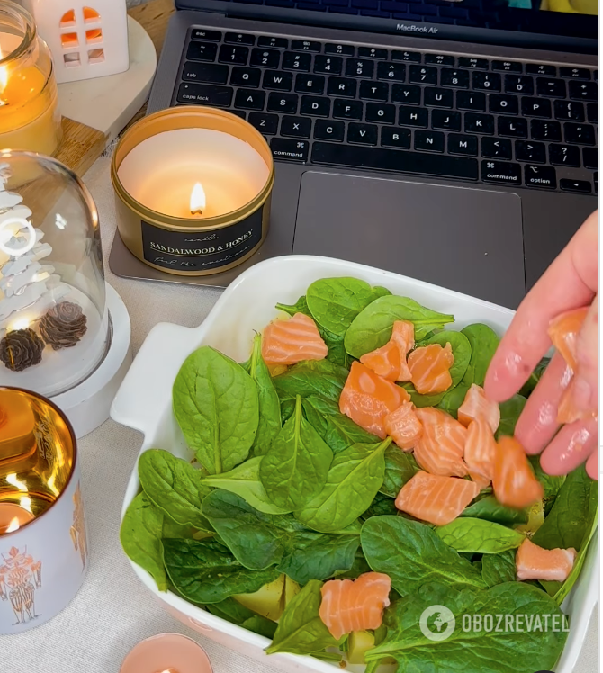 Spinach and salmon for the dish