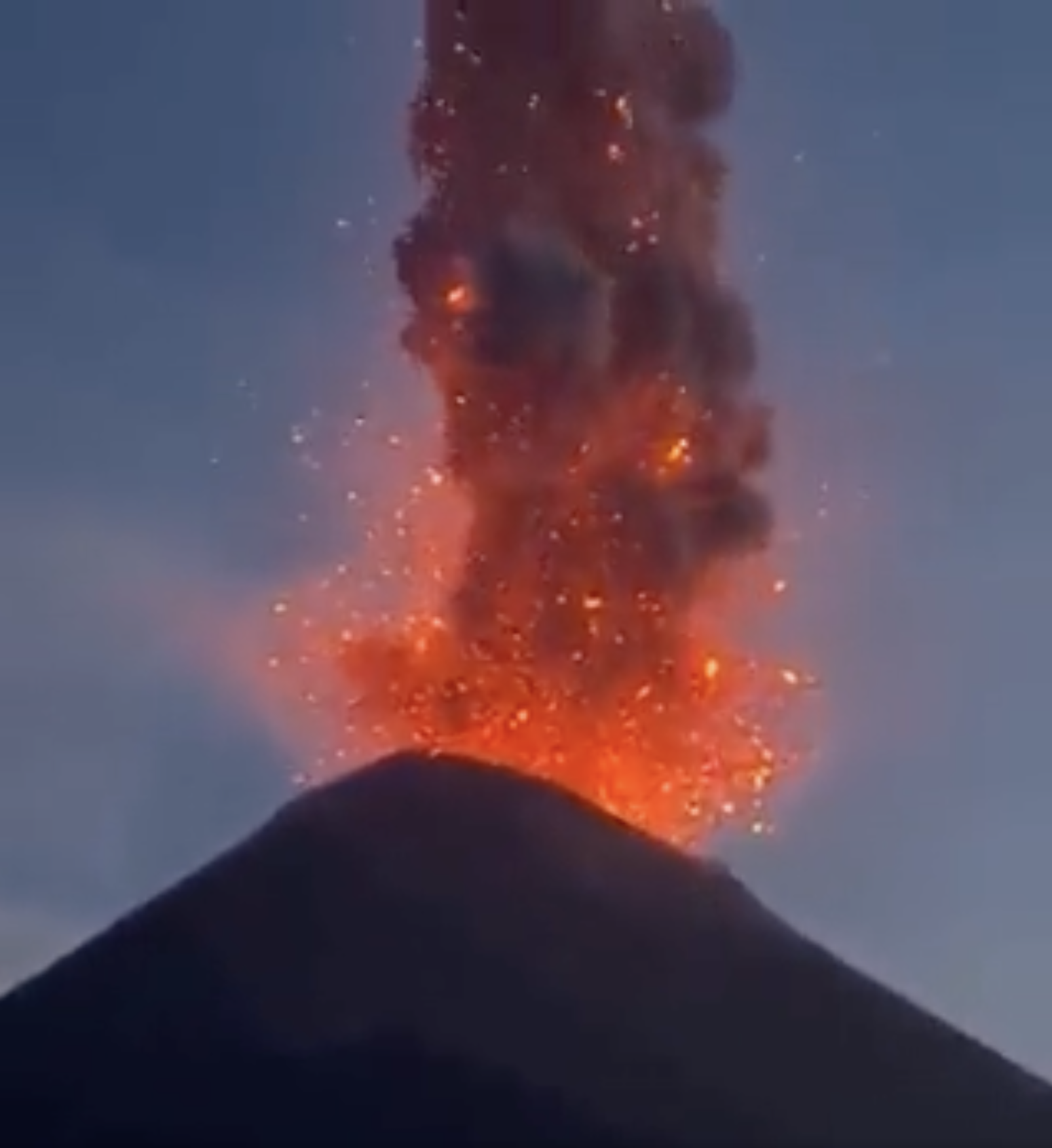 Erupcja Etny: czy odwiedzanie Sycylii jest teraz bezpieczne i co powinni wiedzieć turyści