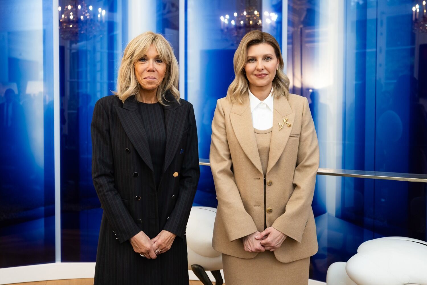 Zelenska chose an elegant three-piece suit from The Coat for a meeting with Macron in Paris. What does it mean