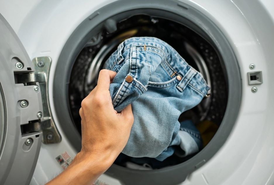 How often should you wash jeans: experts answer a common question