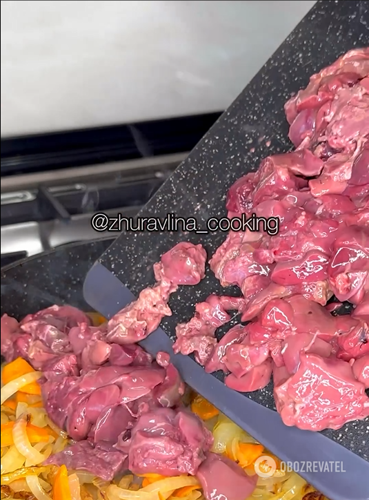 Soft and juicy liver in a frying pan: how to cook properly