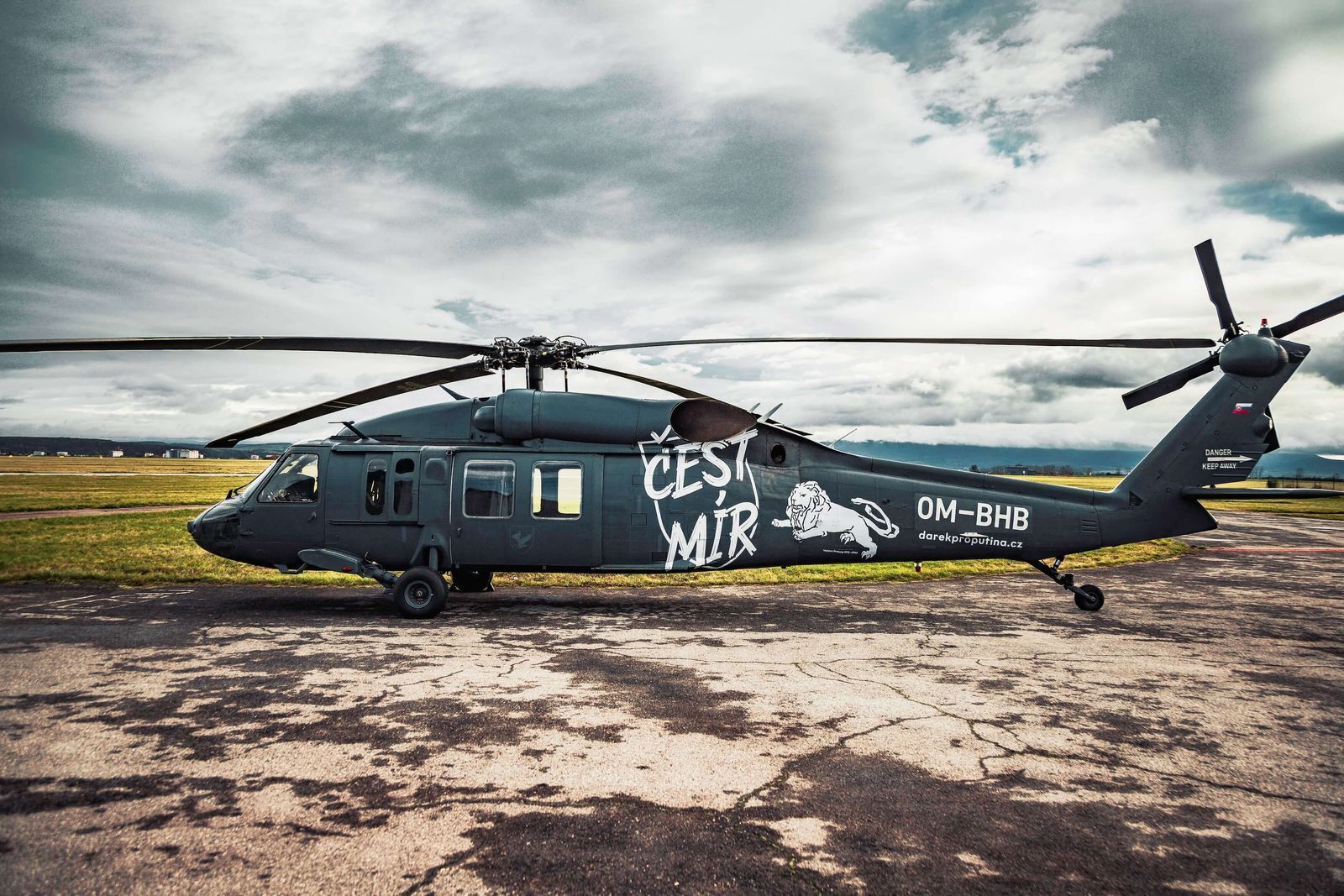 ''Gift for Putin'': Czech Republic raised more than $240 thousand for the Black Hawk helicopter for Ukraine in a day