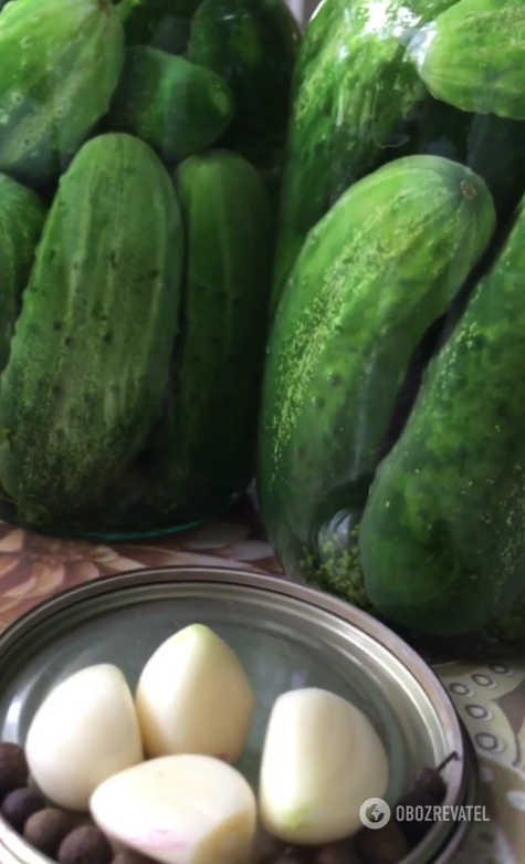 How to close cucumbers for winter without sterilization: they turn out to be very crispy