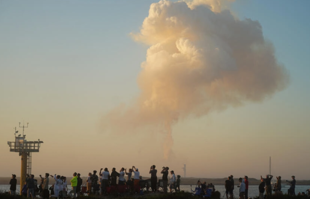 SpaceX re-launches Starship after April explosion. Video