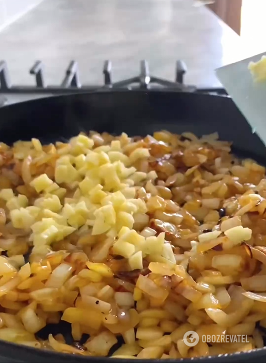 Hearty potatoes with mushrooms in the oven: the perfect meal for lunch