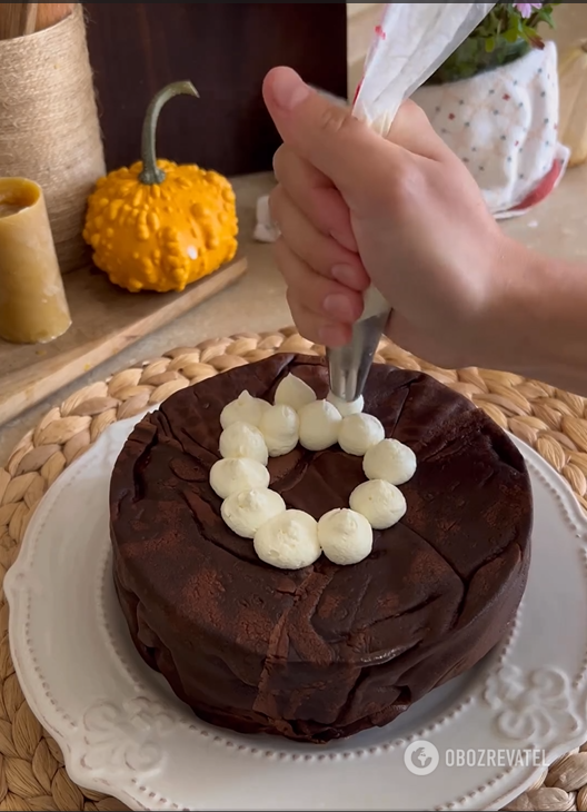 Delicious pancake cake with canned cherries: suitable for any occasion