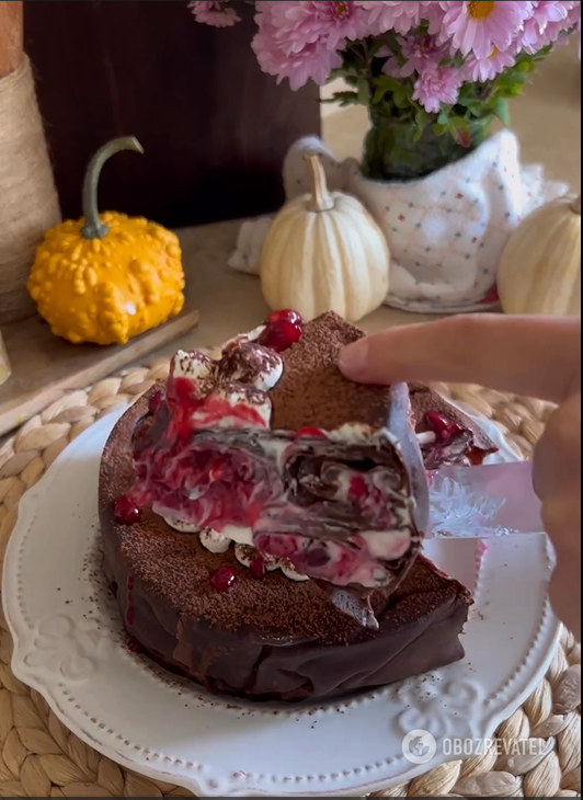 Delicious pancake cake with canned cherries: suitable for any occasion