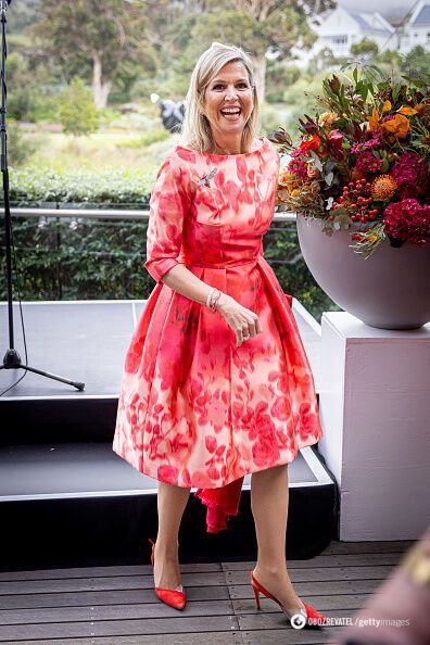 Was she getting dressed  in the dark? Queen Maxima appeared in public in a ridiculous outfit