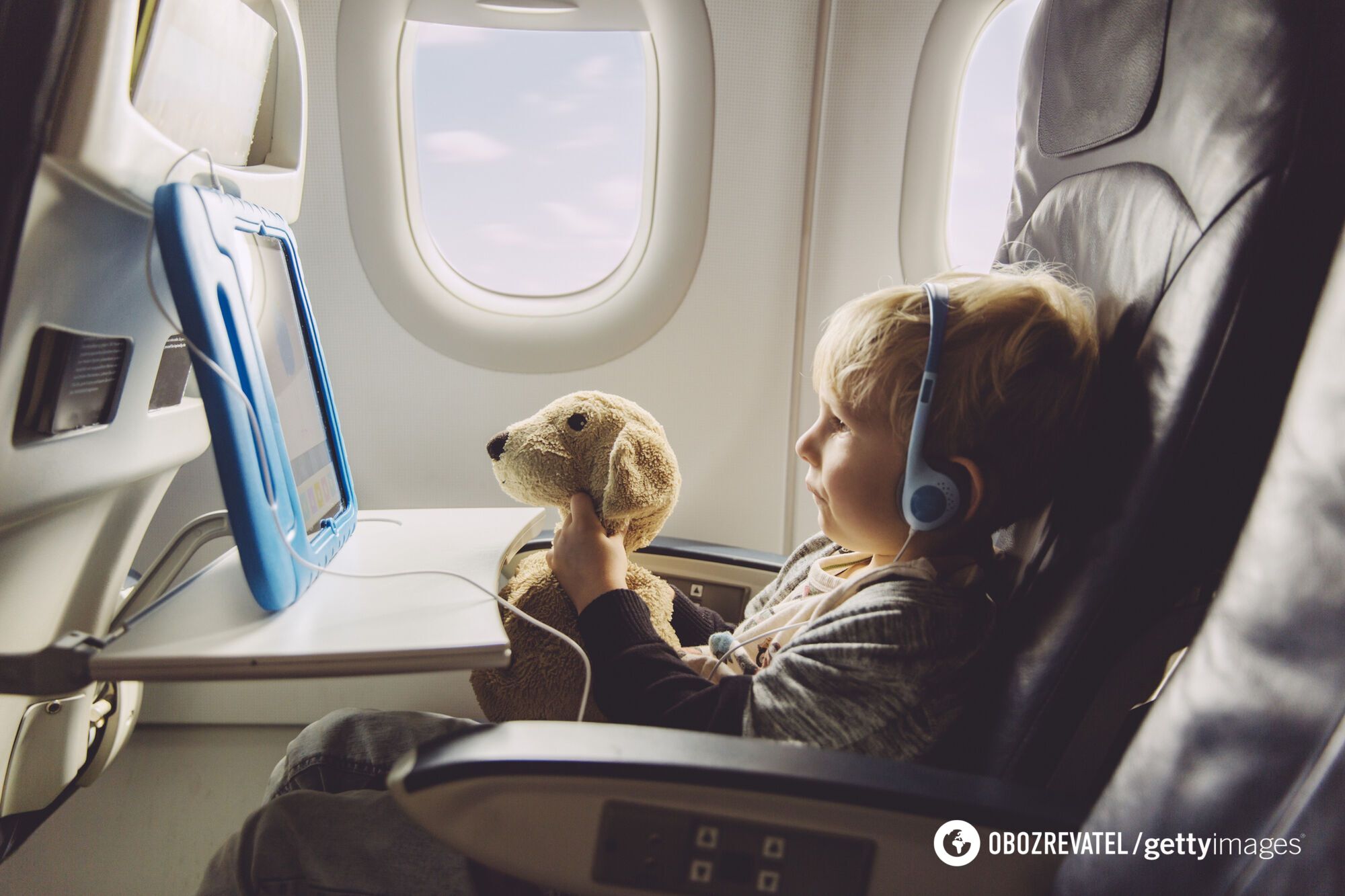 Lifehacks that will make traveling with a baby on an airplane easier