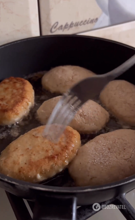 What to add to minced fish cutlets to make them juicy: a very simple ingredient