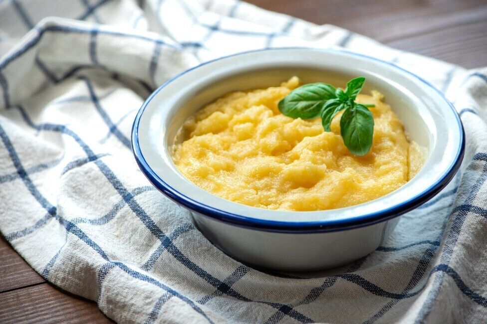 How to cook corn porridge deliciously