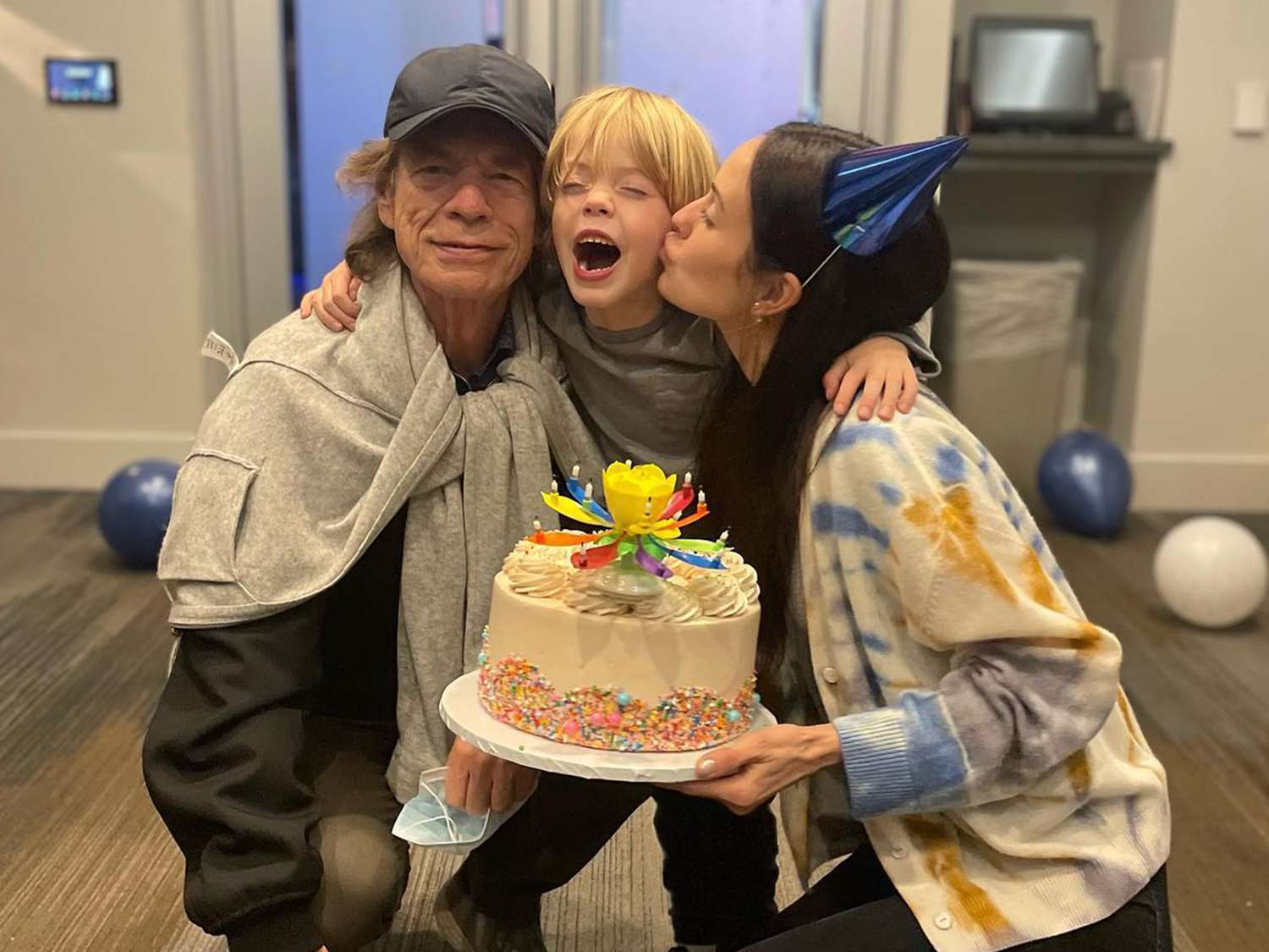 Urodziła jego ósme dziecko: Mick Jagger zaręczył się z 36-letnią baletnicą w wieku 80 lat