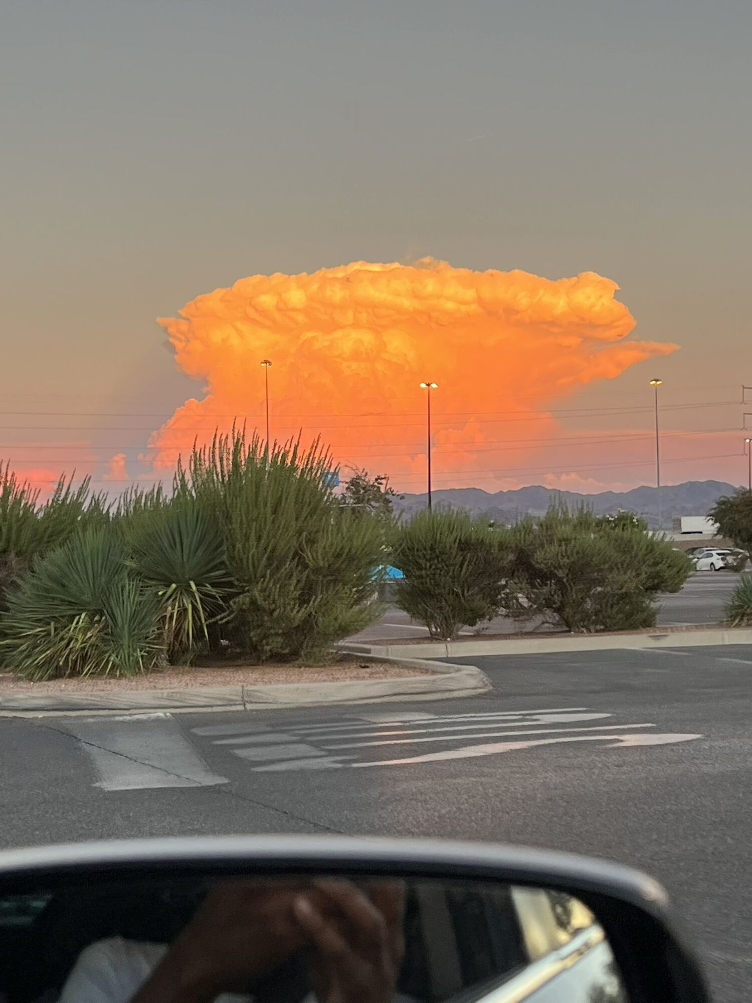 Chmura w kształcie ''grzyba nuklearnego'' przestraszyła mieszkańców Las Vegas. Zdjęcie