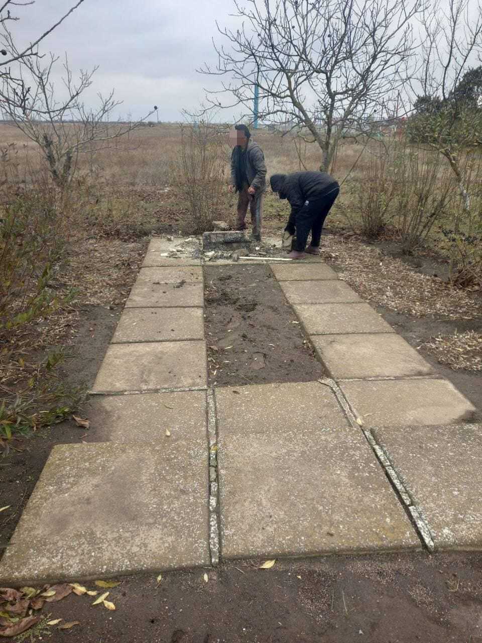 Occupants demolish monuments to Holodomor victims in Kherson region. Photo facts