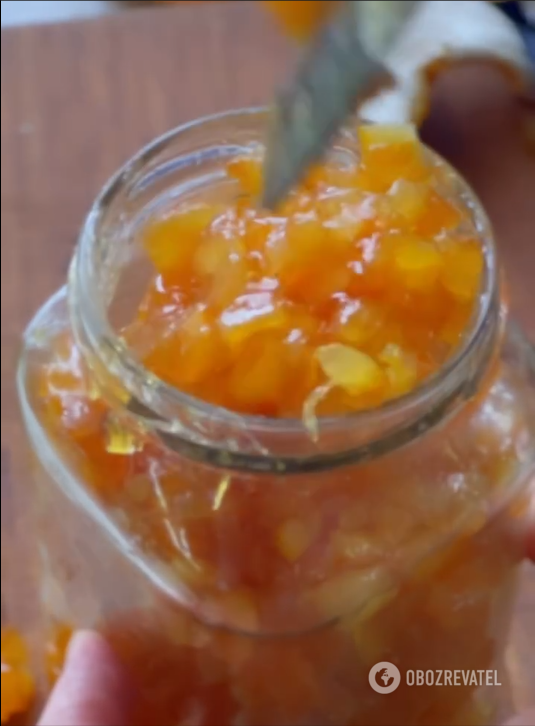How to make homemade candied orange peels: can be added to tea and baked goods