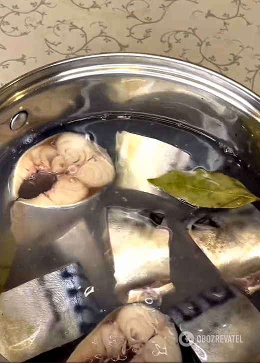 Najsmaczniejsza solona makrela: jak gotować w domu