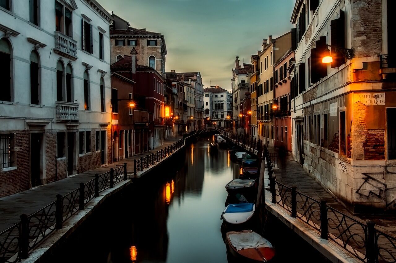 Wenecja pobierze od turystów 5 euro: kto i kiedy będzie musiał zapłacić w 2024 r.