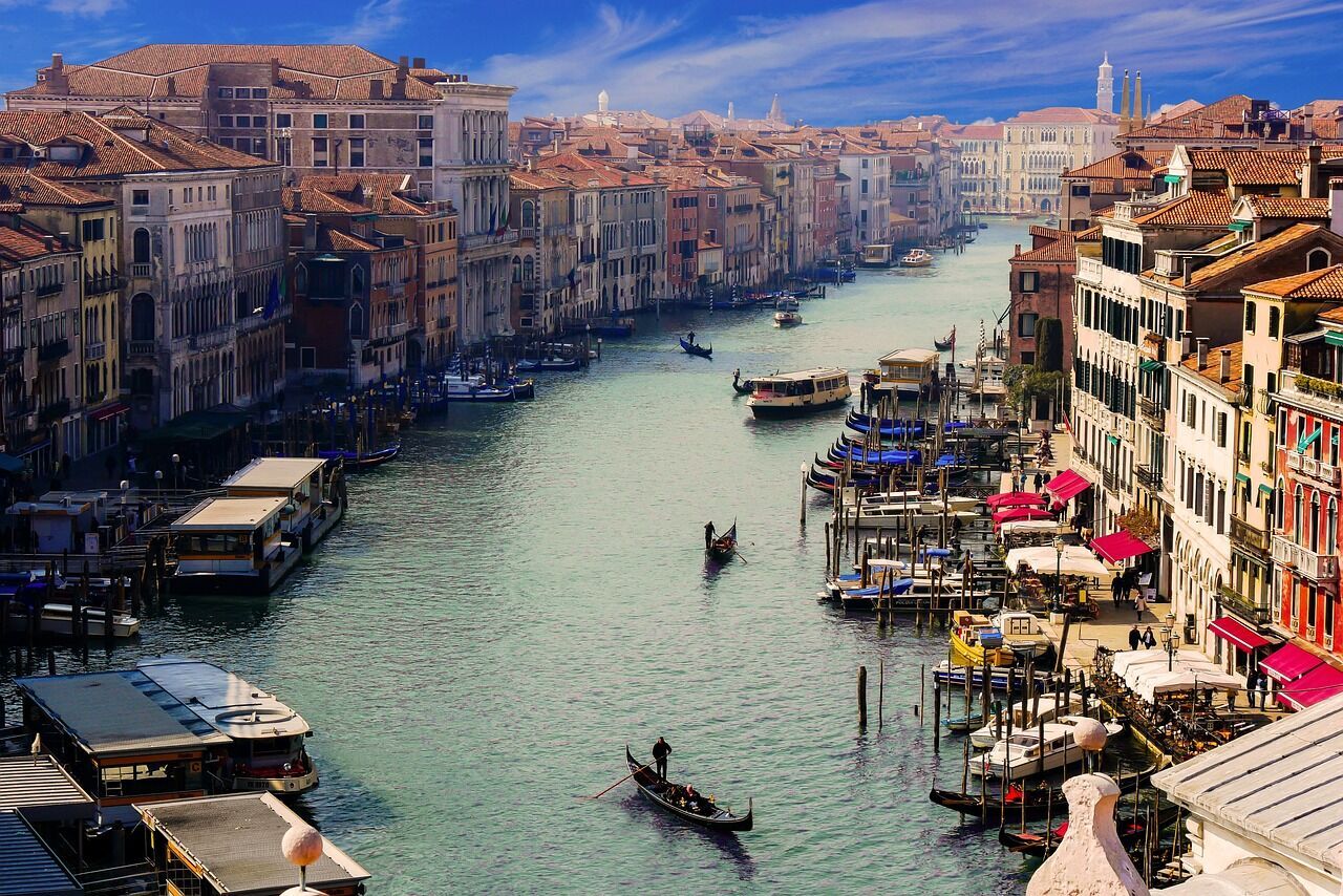 Wenecja pobierze od turystów 5 euro: kto i kiedy będzie musiał zapłacić w 2024 r.