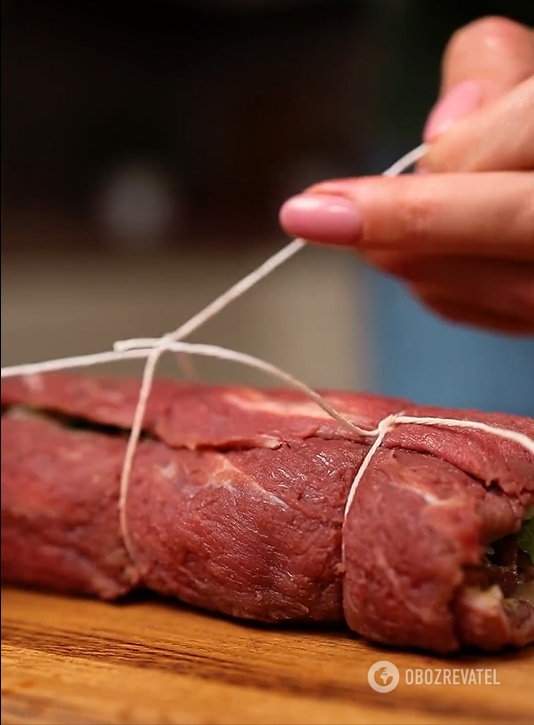 Juicy beef roll instead of chops: a very satisfying dinner