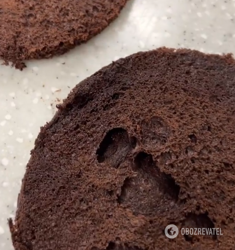 Zdrowe ciasto czekoladowe bez mąki i cukru: jak zastąpić składniki