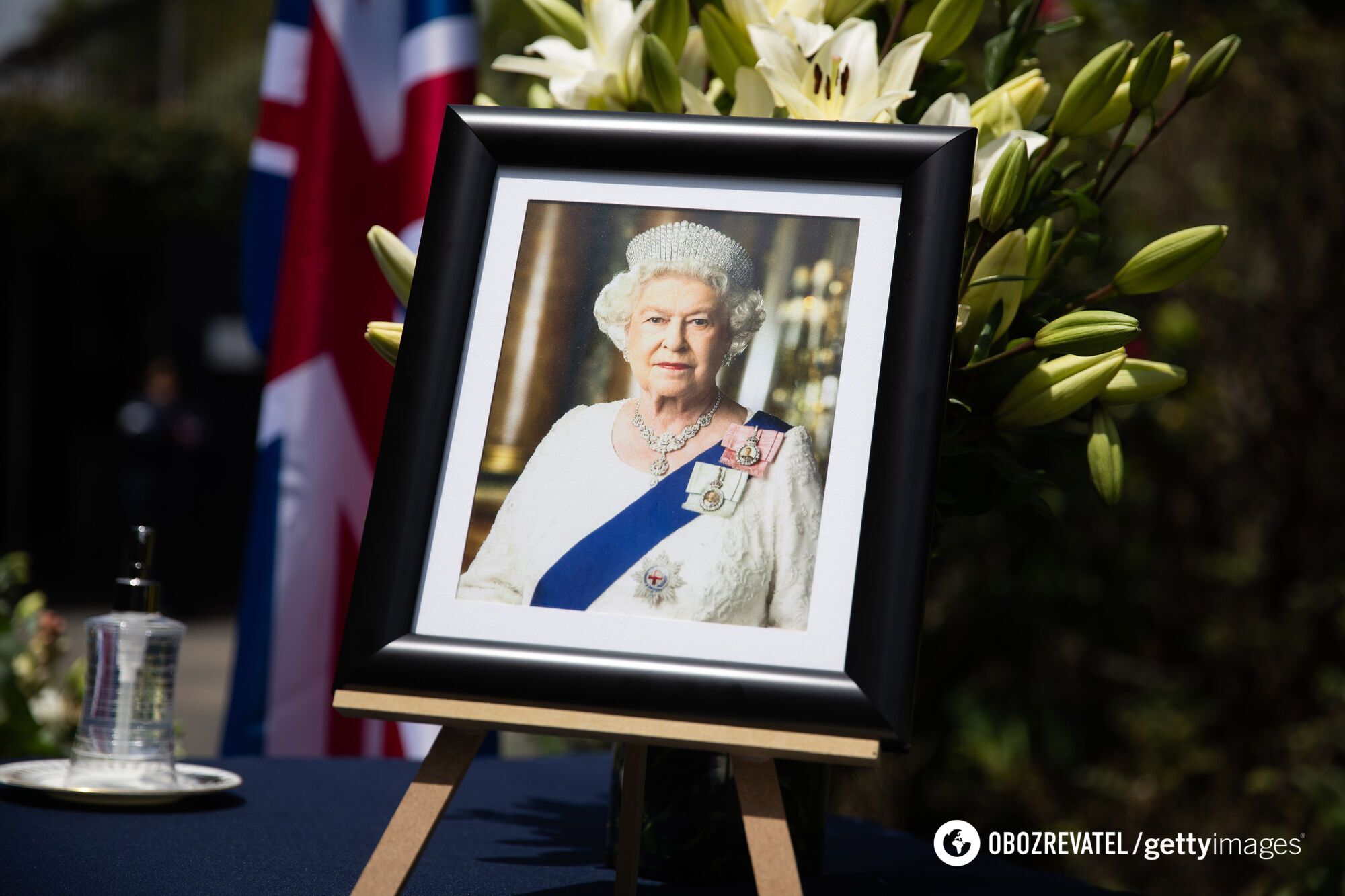 Elizabeth II could have died from bone marrow cancer she was hiding - royal biographer