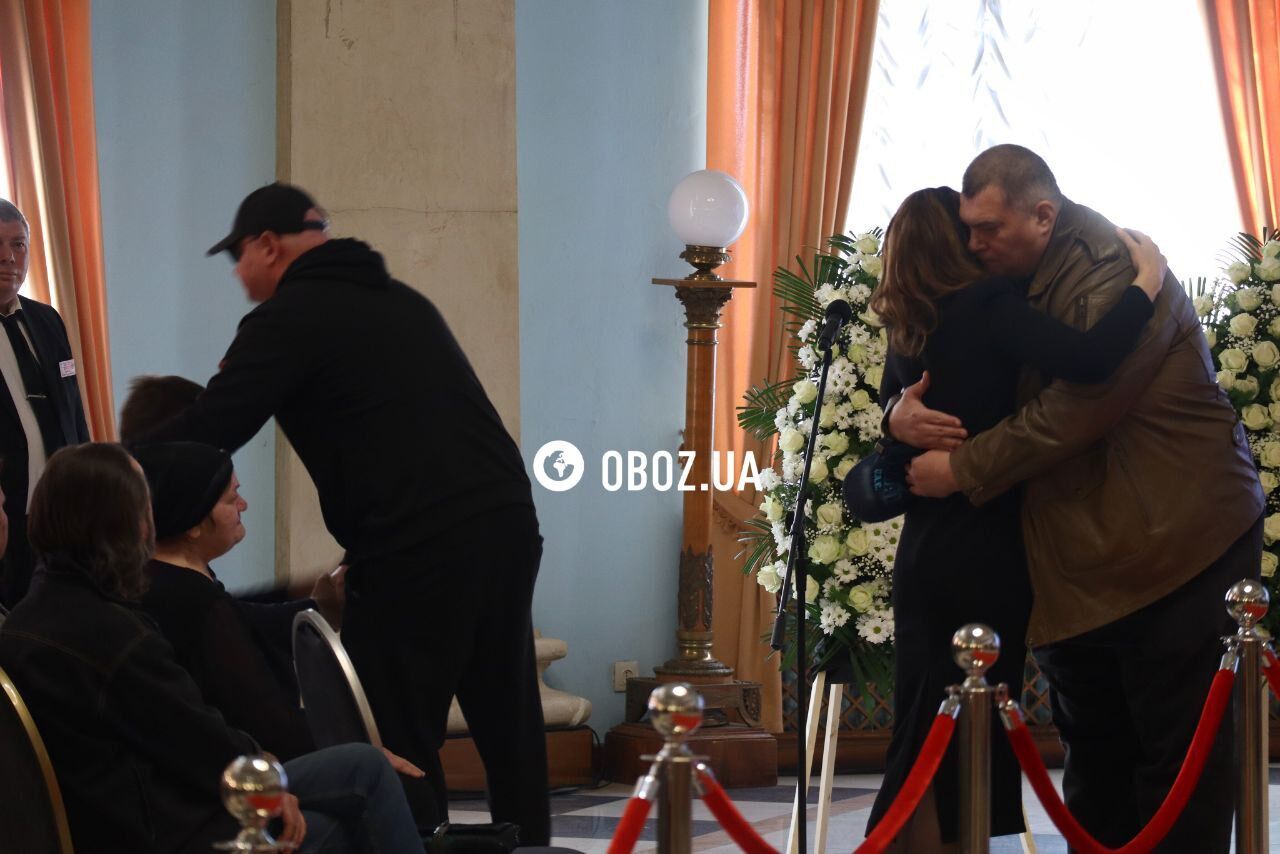 People say goodbye to showman Serhii Syvokho in Kyiv. Photo and video