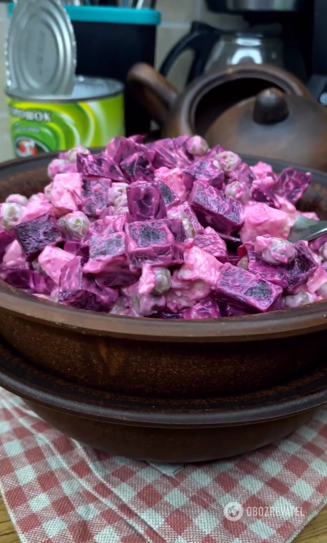 Simple beet and green peas salad that is tastier than vinaigrette